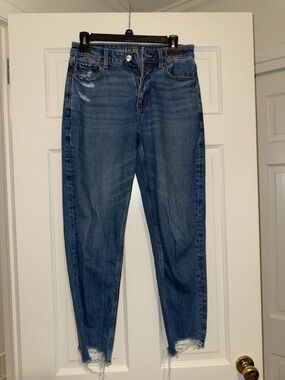 American Eagle Outfitters Cropped High-Rise Distressed Denim - Blue